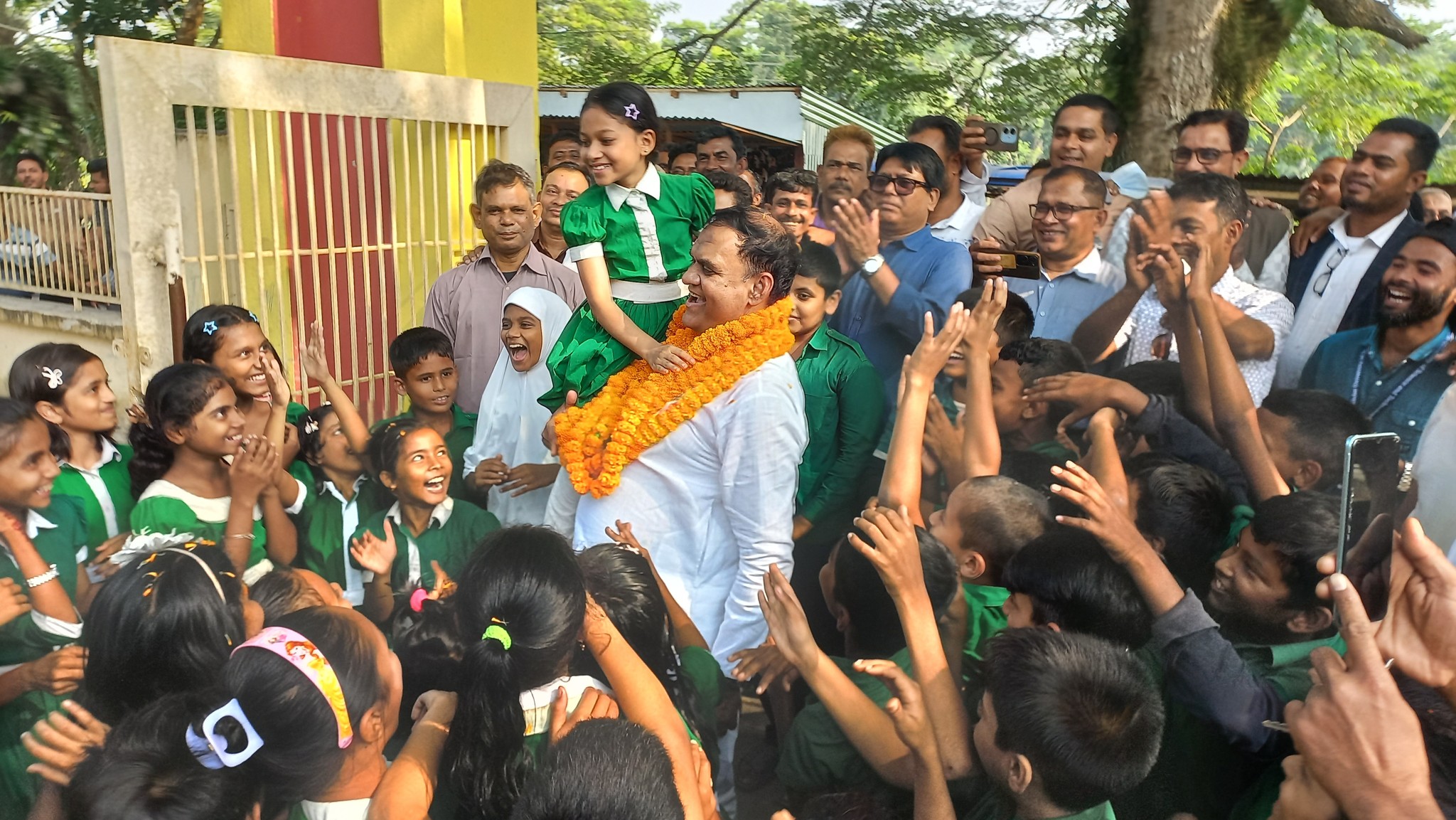 Gallery 697dd2453c8fbb0710e06c8d