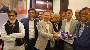 ১৯ বছর পর নয়াপল্টন কার্যালয়ে তারেক রহমান, ফুলেল শুভেচ্ছায় বরণ